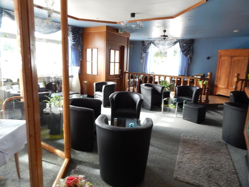 Hotel-Lindenhof Rauschenberg Extérieur photo