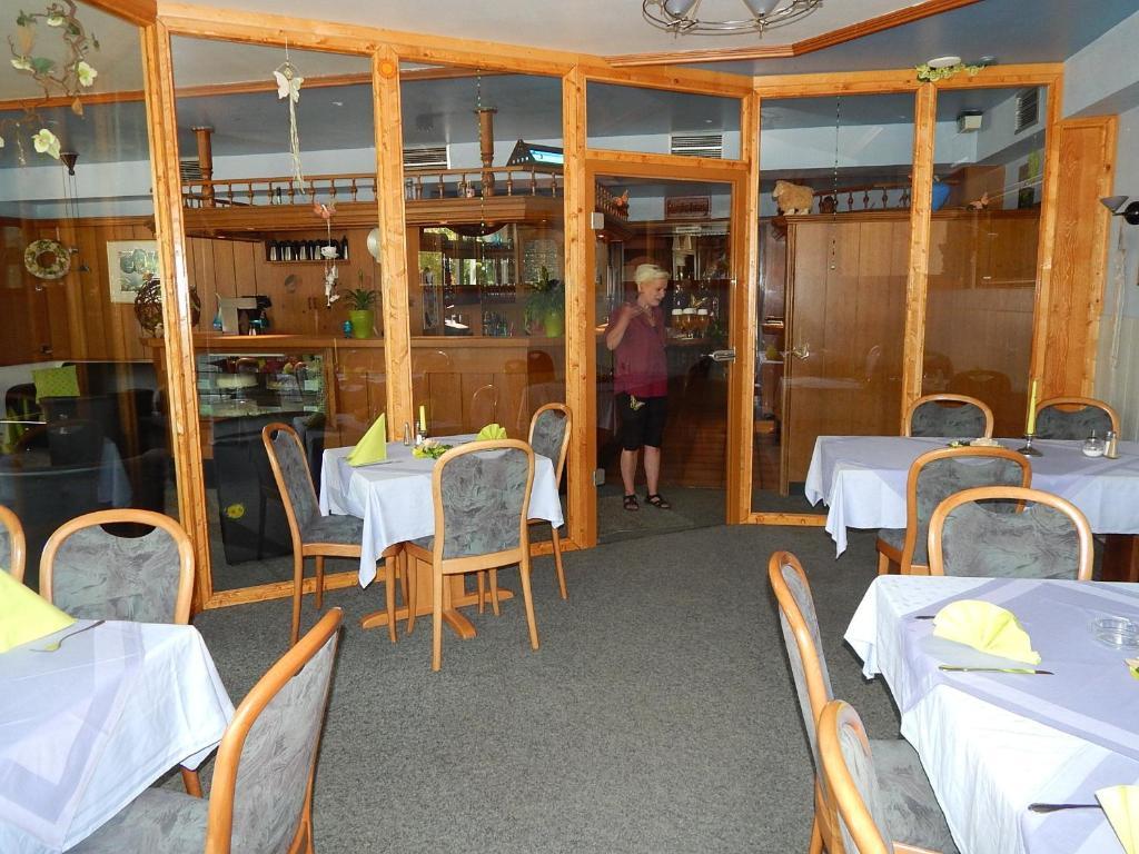 Hotel-Lindenhof Rauschenberg Extérieur photo